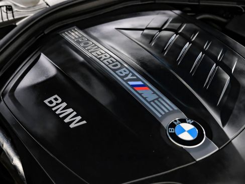 Used 2018 BMW M2 RWD image 40