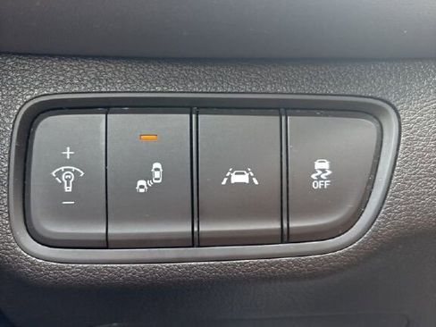 Used 2020 Hyundai Santa Fe SEL image 29