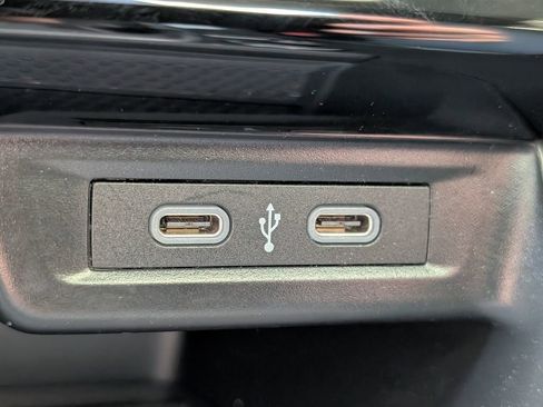 Used 2025 Volkswagen Jetta SE image 33