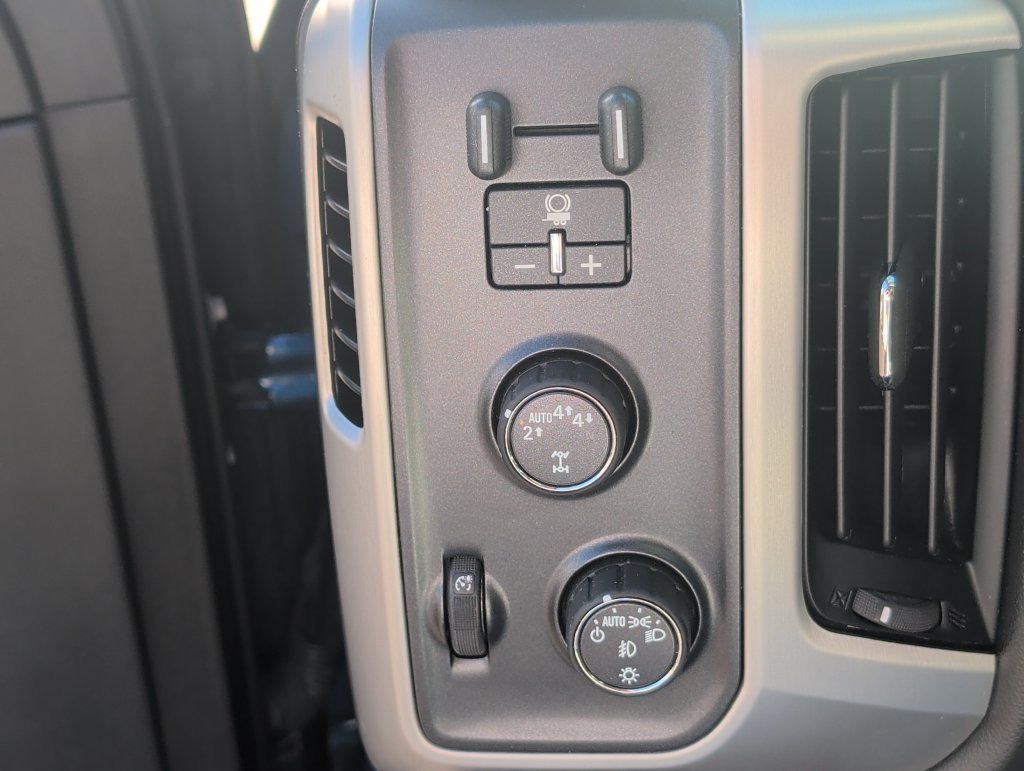 Used 2018 GMC Sierra 1500 SLT AWD/4WD image 29