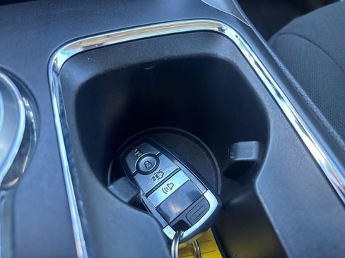 Used 2019 Ford Fusion SE FWD image 27