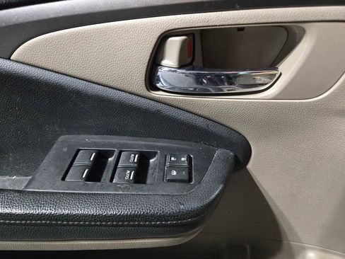 Used 2017 Honda Pilot EX-L image 11