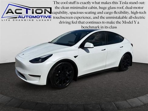 Used 2022 Tesla Model Y Long Range image 3