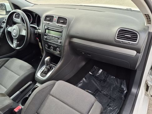Used 2013 Volkswagen Golf 4-Door FWD image 28