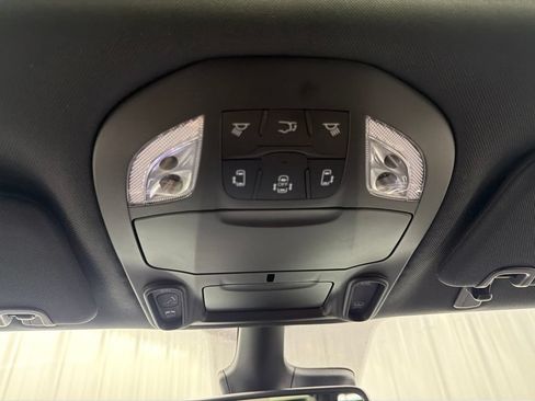 New 2027 Chrysler Pacifica Limited AWD/4WD image 35