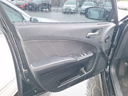 Used 2019 Dodge Charger GT w/ Blacktop Package image 9