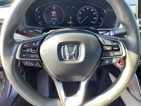 Used 2018 Honda Accord LX image 30