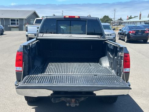 Used 2011 Nissan Titan SV AWD/4WD image 9