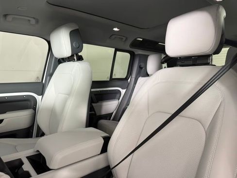 New 2026 Land Rover Defender 110 X-Dynamic SE AWD/4WD image 15