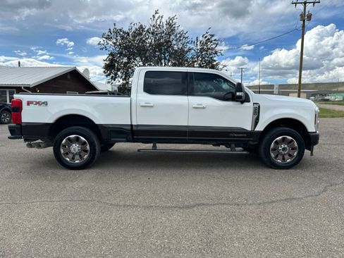 Used 2024 Ford F250 King Ranch w/ FX4 Off-Road Package AWD/4WD image 40