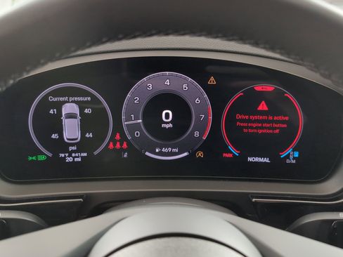 Used 2025 Porsche Cayenne image 22