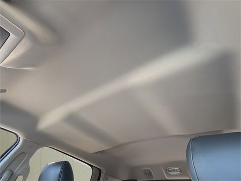 Used 2018 RAM 3500 SLT w/ Luxury Group image 36