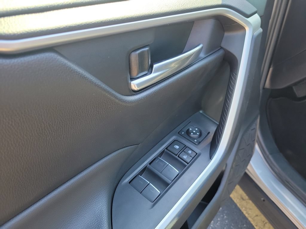 Used 2024 Toyota RAV4 XLE FWD image 25