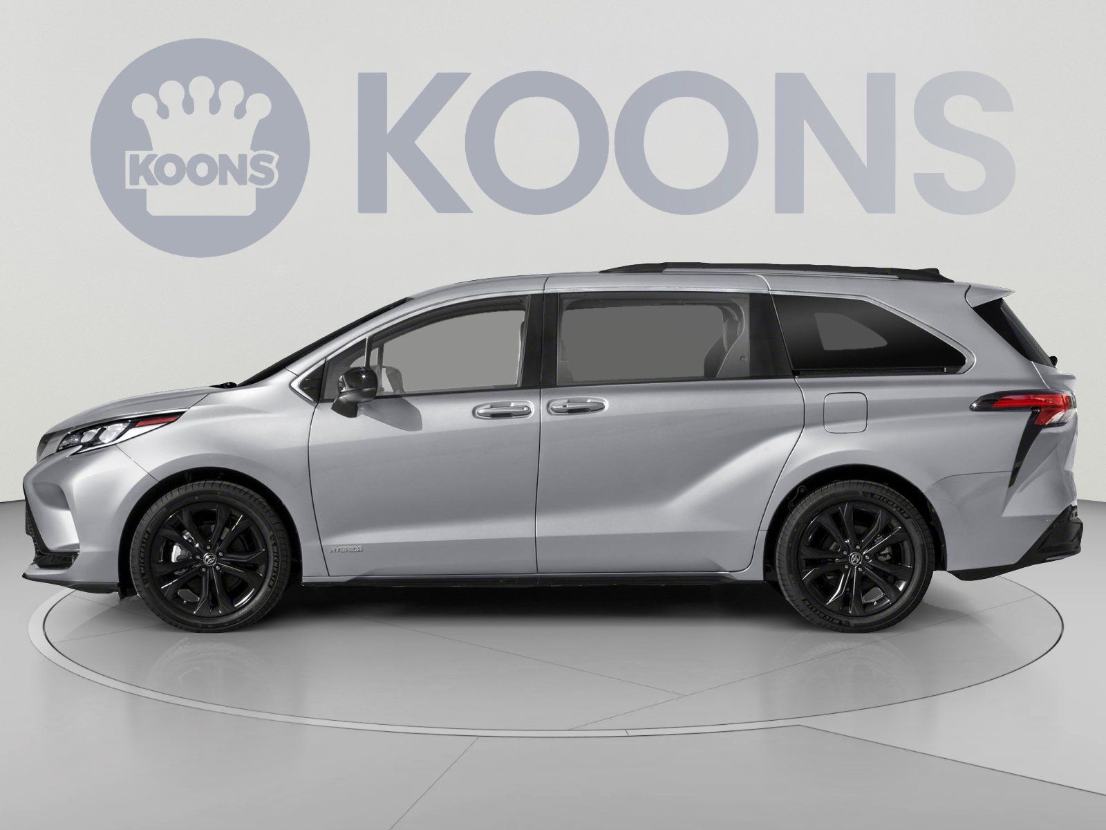 Used 2023 Toyota Sienna XSE AWD/4WD image 4