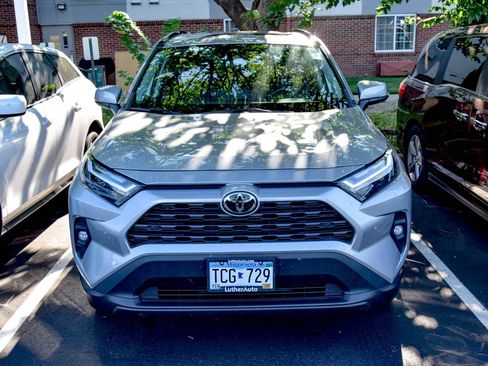 Used 2022 Toyota RAV4 XLE Premium AWD/4WD image 14