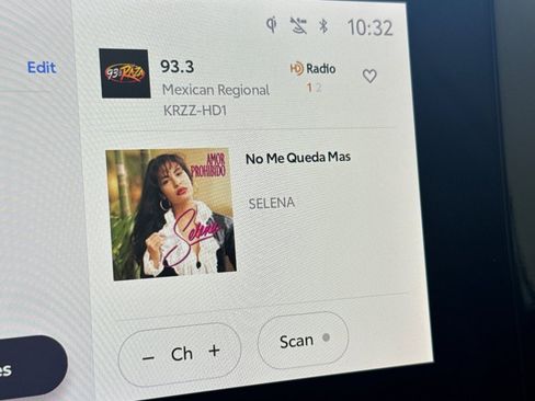 Used 2025 Toyota Camry SE image 22