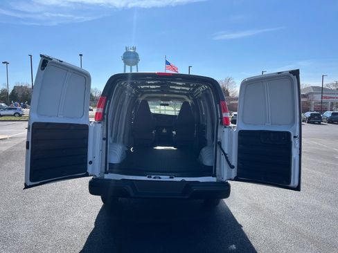 New 2025 Chevrolet Express 2500 RWD image 17