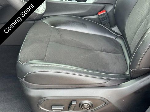 Used 2024 Jeep Grand Cherokee Altitude AWD/4WD image 17
