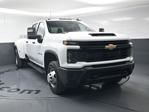 Used 2024 Chevrolet Silverado 3500 W/T w/ WT Convenience Package AWD/4WD image 3