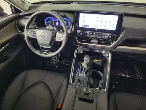 Used 2026 Toyota Grand Highlander AWD image 16