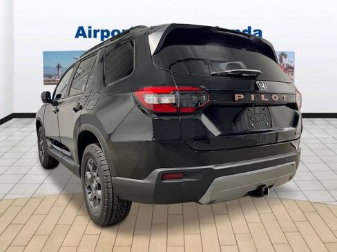 New 2026 Honda Pilot TrailSport image 3