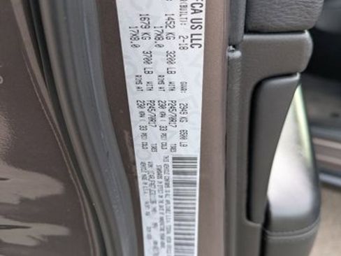 Used 2018 Jeep Grand Cherokee Laredo AWD/4WD image 25