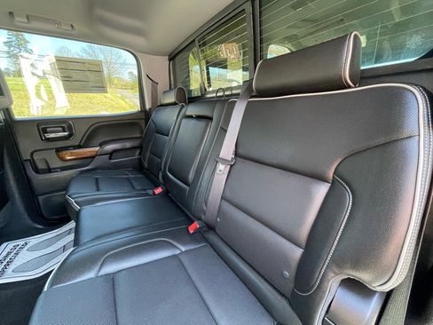 Used 2018 Chevrolet Silverado 1500 High Country image 20