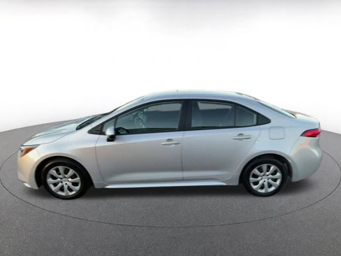 Used 2025 Toyota Corolla LE image 9