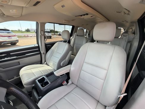 Used 2008 Dodge Grand Caravan SXT FWD image 11