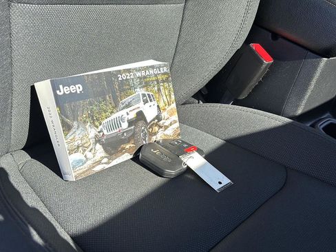 Used 2022 Jeep Wrangler Willys AWD/4WD image 13