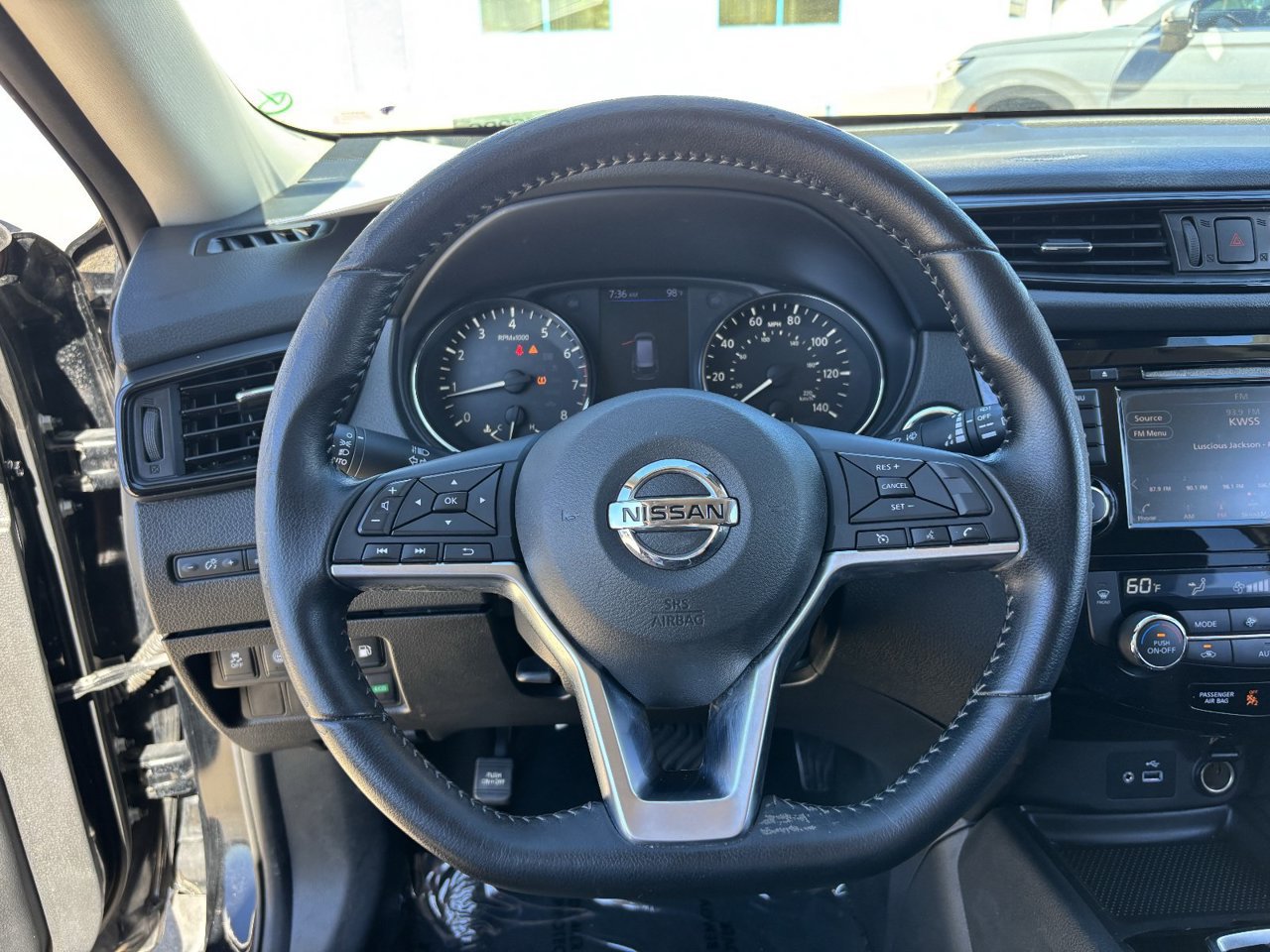 Used 2020 Nissan Rogue SV FWD image 25
