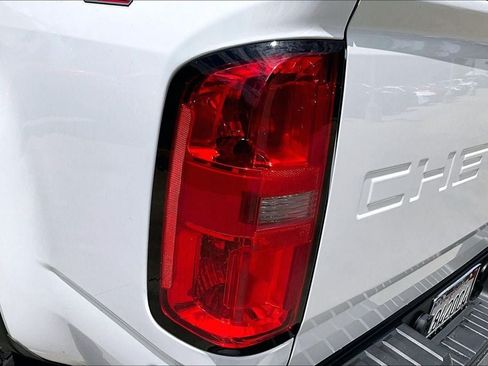 Used 2021 Chevrolet Colorado ZR2 w/ ZR2 Dusk Special Edition AWD/4WD image 29