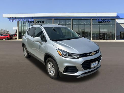 Used 2019 Chevrolet Trax LT w/ LT Convenience Package AWD/4WD image 6