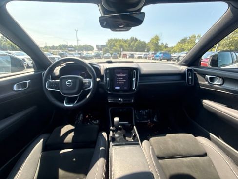 Used 2023 Volvo XC40 Recharge Plus AWD/4WD image 12