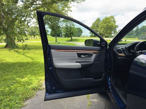 Used 2017 Honda CR-V Touring image 23
