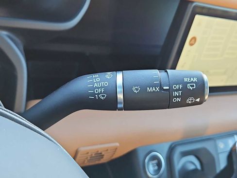 Used 2023 Land Rover Defender 90 X-Dynamic SE image 26