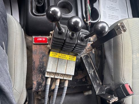 Used 2017 RAM 5500 Tradesman w/ Power & Remote Entry Group image 18