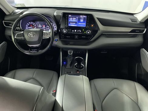 Used 2021 Toyota Highlander XLE FWD image 26
