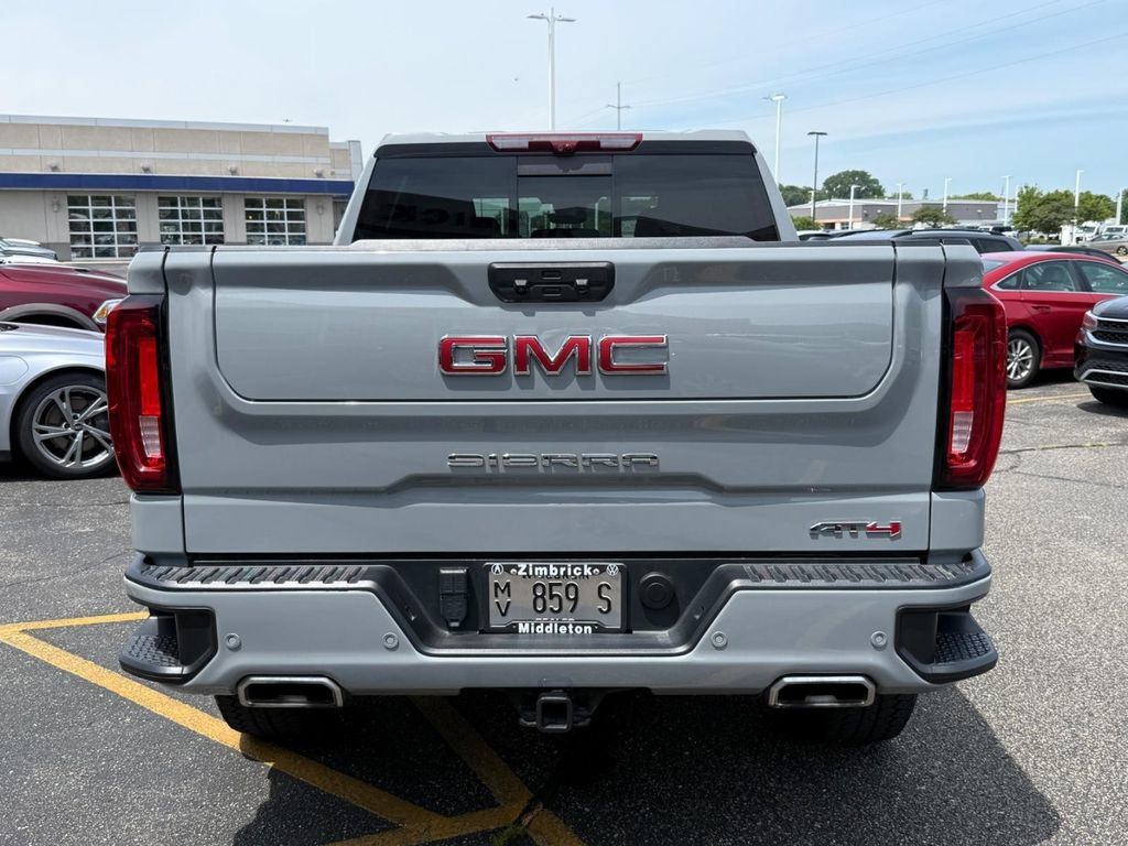 Used 2024 GMC Sierra 1500 AT4 w/ Technology Package AWD/4WD image 4