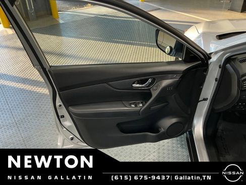 Used 2019 Nissan Rogue SV w/ Sun & Sound Touring Package FWD image 36
