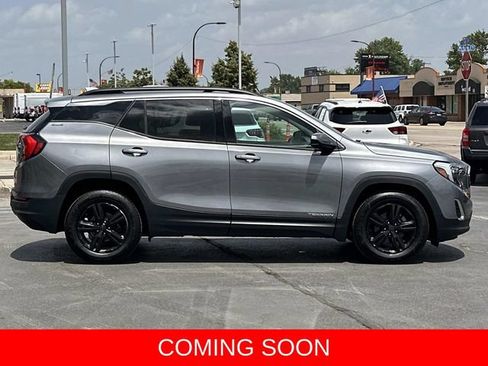 Used 2019 GMC Terrain SLE w/ Driver Convenience Package FWD image 2