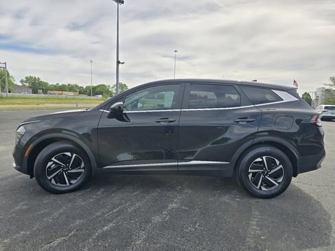 Used 2025 Kia Sportage LX FWD image 12