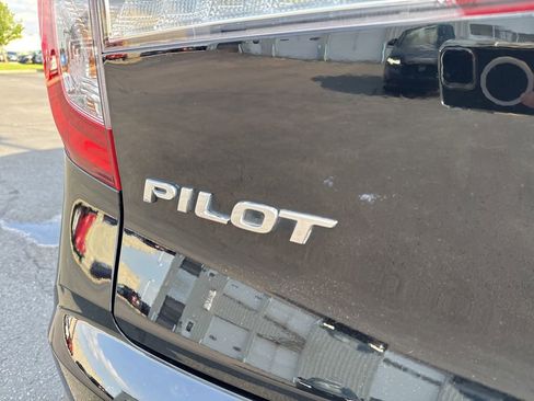Certified 2022 Honda Pilot Touring image 11