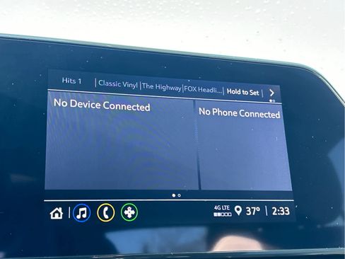 Certified 2024 Chevrolet Trax RS w/ Driver Confidence Package image 17