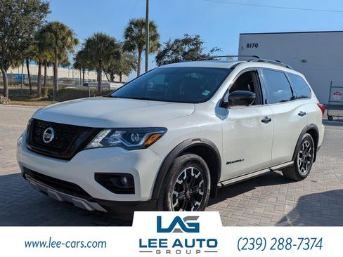 Used 2020 Nissan Pathfinder SL image 6