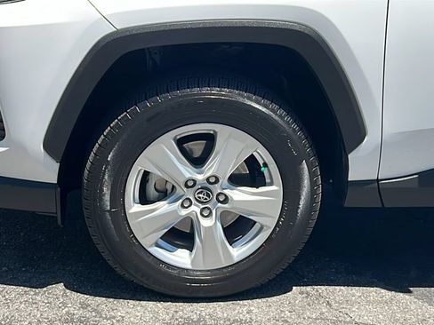 Used 2021 Toyota RAV4 XLE w/ Convenience Package AWD/4WD image 5