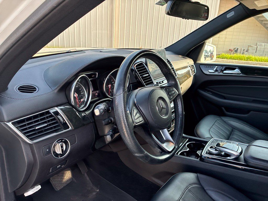 Used 2018 Mercedes-Benz GLS 450 4MATIC image 25