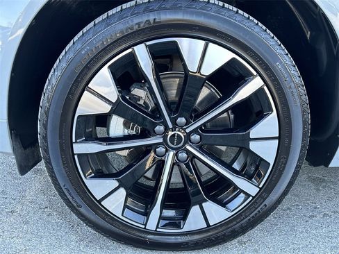 New 2026 Volvo XC60 B5 Plus w/ Climate Package image 10
