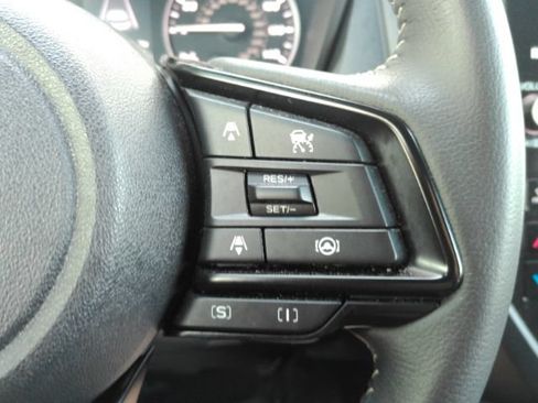 Used 2025 Subaru Forester Premium AWD/4WD image 36
