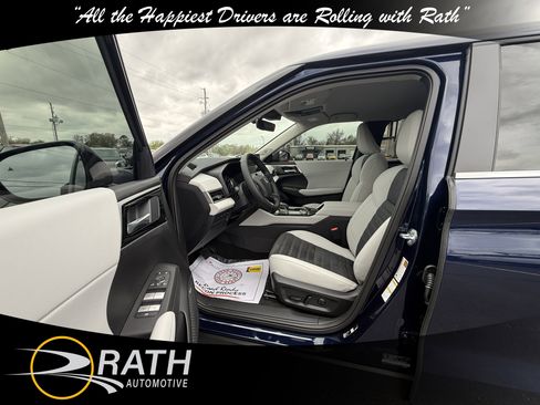 New 2026 Mitsubishi Outlander SE image 12